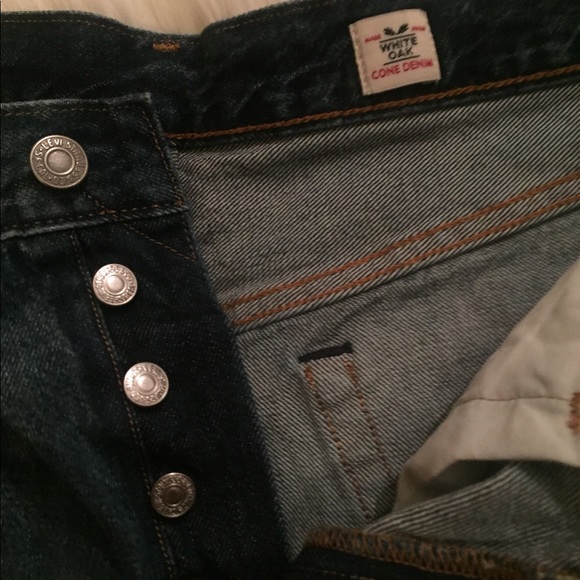 LEVI’S White Oak cut off denim shorts, size 31 - Picture 4 of 4